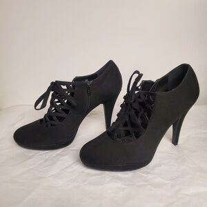 NWT Black open lace low heel IMPO 9.5 felt/suede closed toe